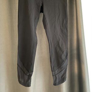 lululemon high-wasted black 7/8 legging with mesh